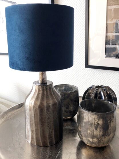 Tischlampe Tomi Lampenfuß Bronze schwarz silber antik bronze Lampenschirm Petrol blau Samt Velours von Light and Living